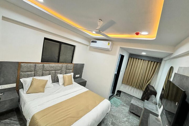 Room 15 of 26