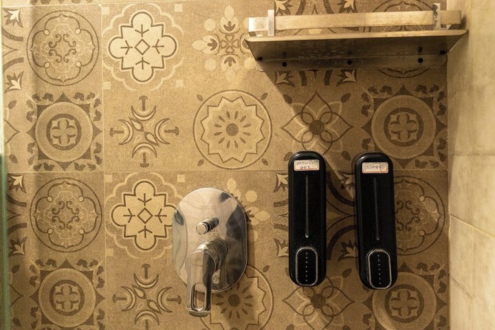 Room 44 of 73