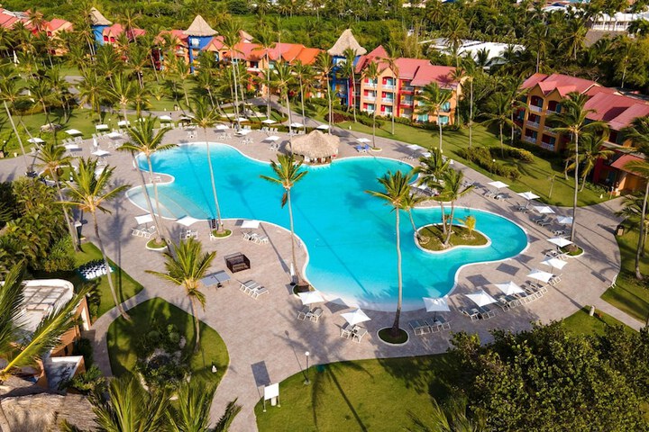 Hotel with Pool