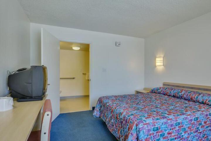 Image of MOTEL 6 HUNTSVILLE - MADISON