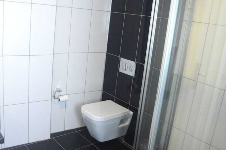 Room 16 of 26