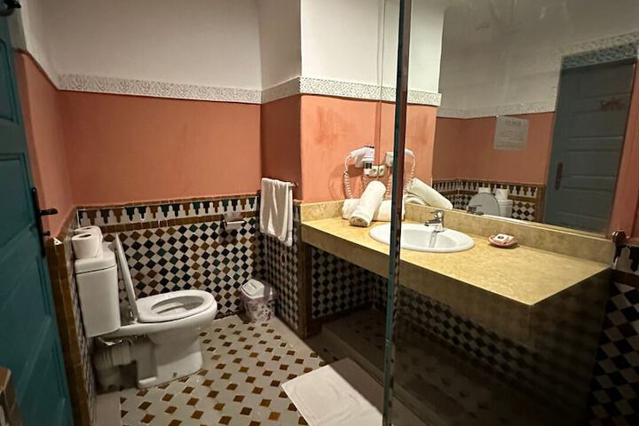 Room 65 of 76