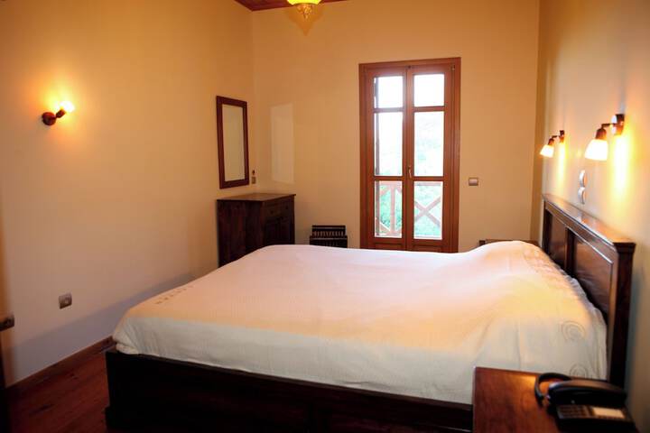 Room 7 of 35