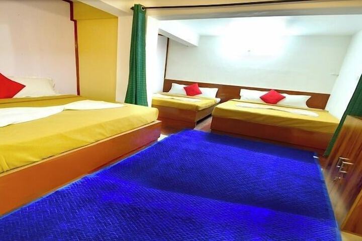 Room 5 of 11