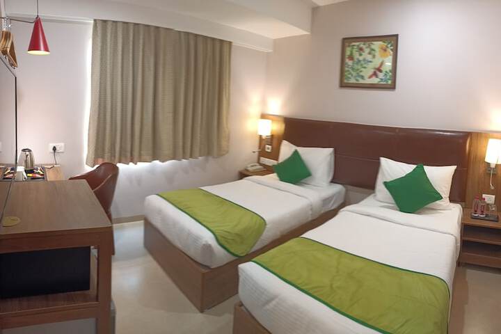 Room 6 of 19