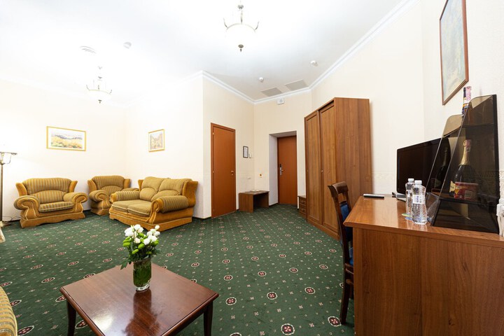 Room 36 of 105