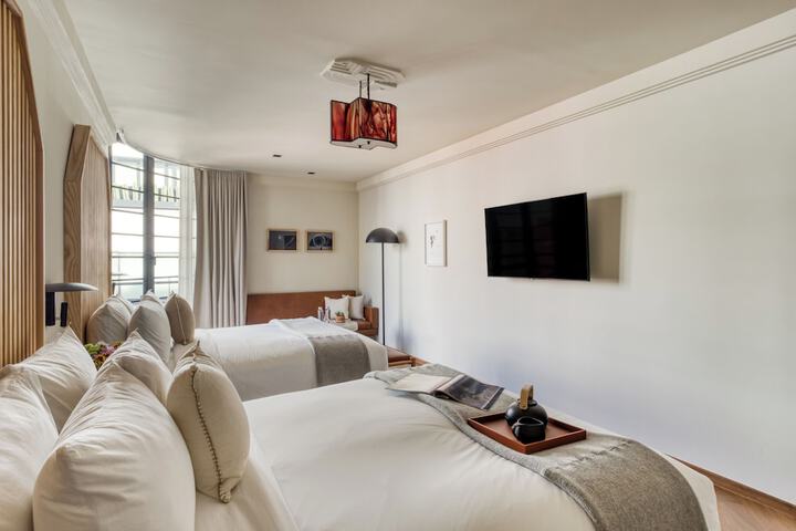 Room 11 of 120