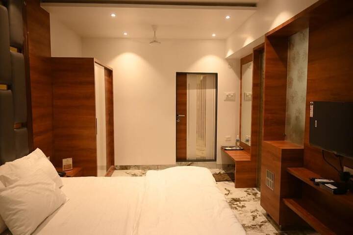 Room 7 of 26