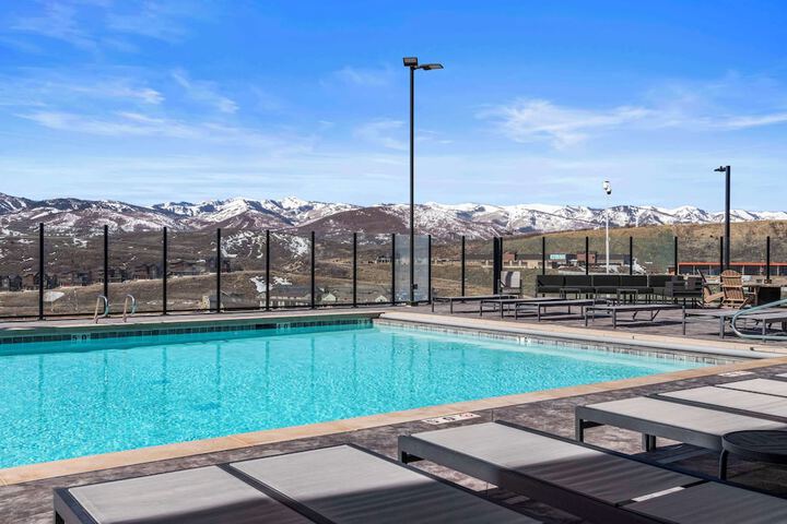 Pool 169 of 215