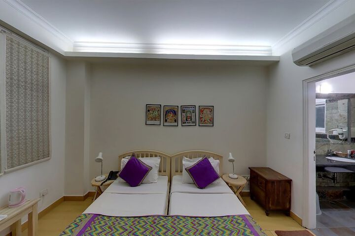 Room 13 of 24