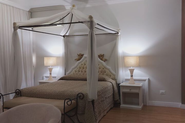 Room 20 of 80