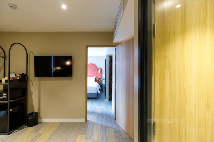 Room 46 of 161