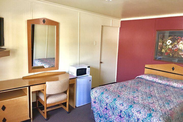 Room 10 of 25