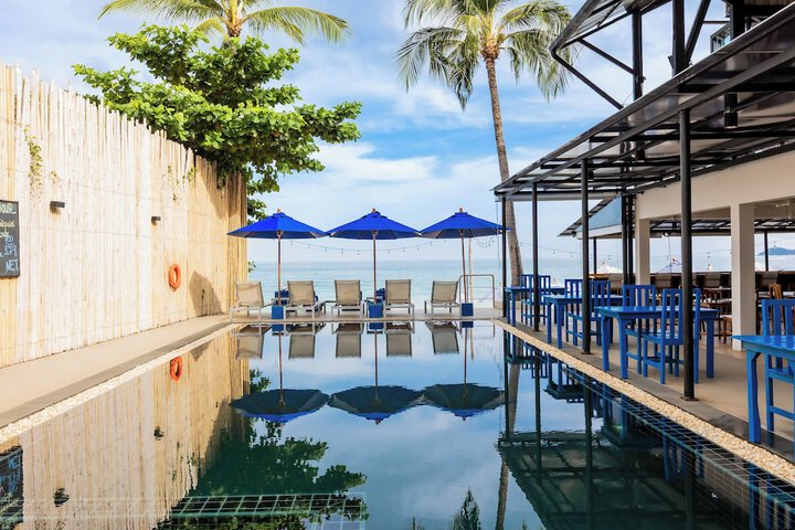 Hotel with Pool