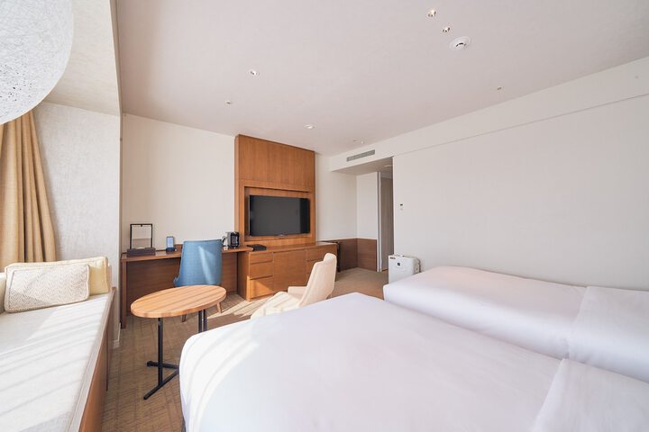 Room 20 of 102