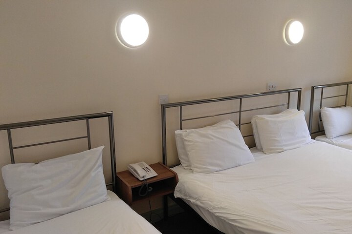 Room 81 of 236