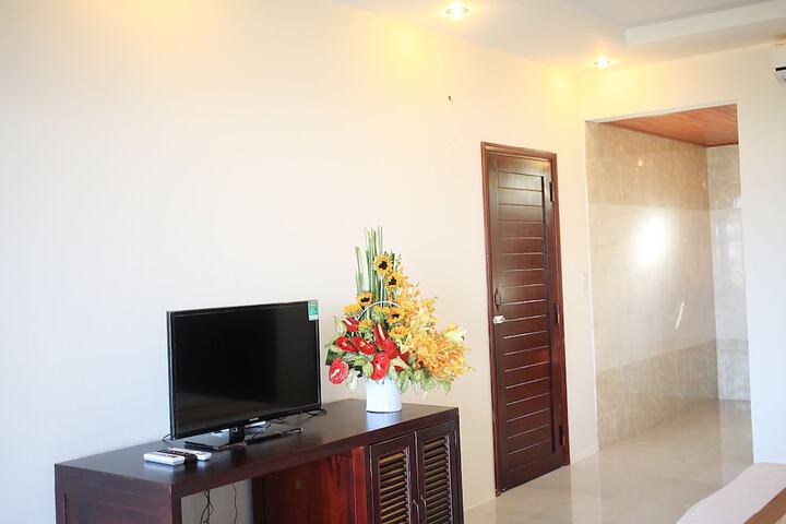 Room 8 of 25