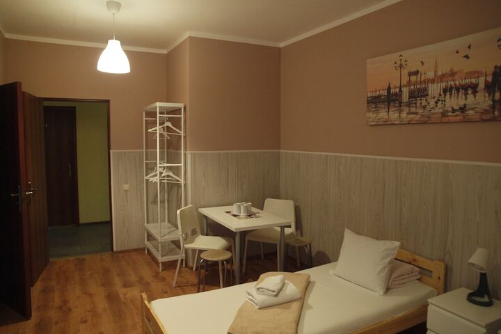 Room 33 of 69