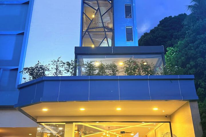 Hotel 98 of 98