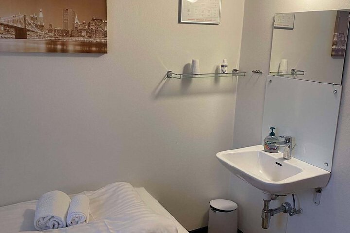 Room 5 of 30