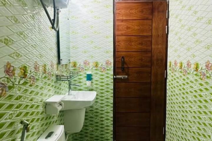 Room 16 of 21