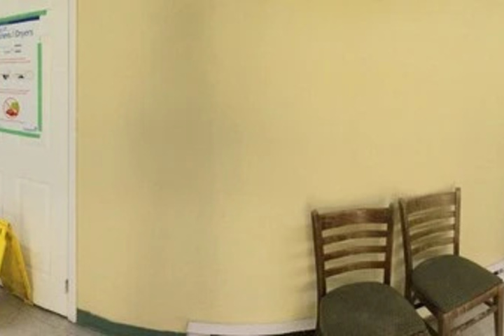 Room 6 of 16