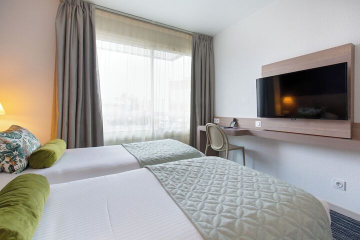 Room 32 of 111