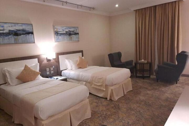 Room 6 of 48