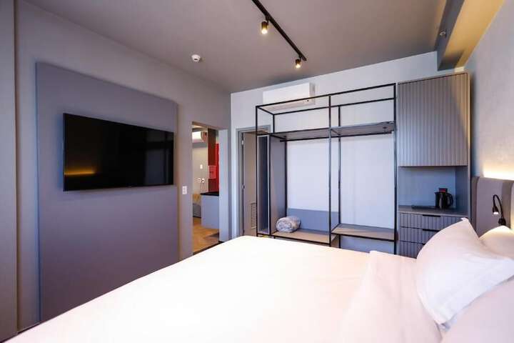 Room 25 of 68