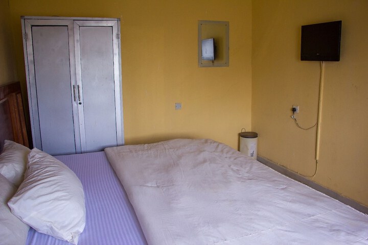 Room 7 of 16
