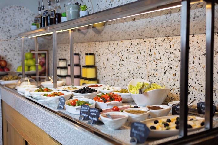 Breakfast/Coffee Service 82 of 182