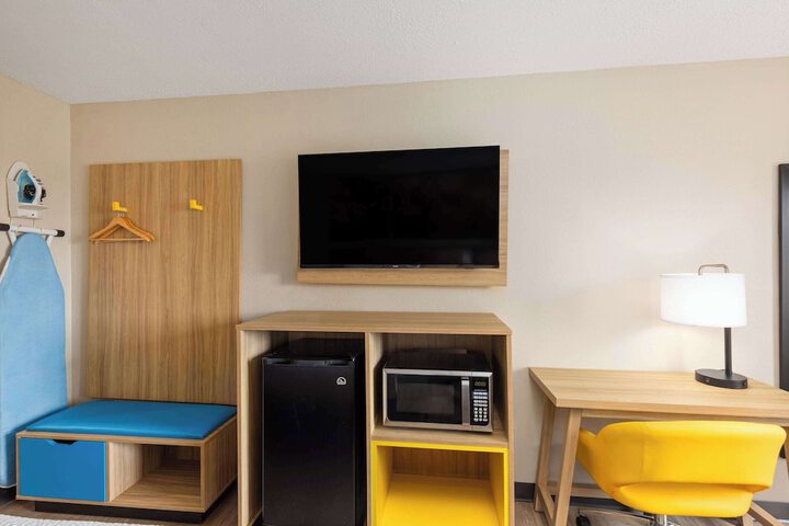 Room 8 of 46