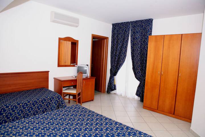 Room 9 of 23