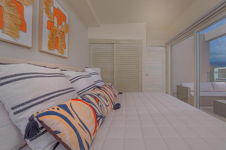 Room 42 of 51