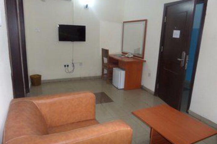 Room 18 of 43
