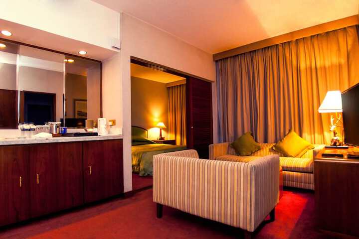 Room 26 of 71