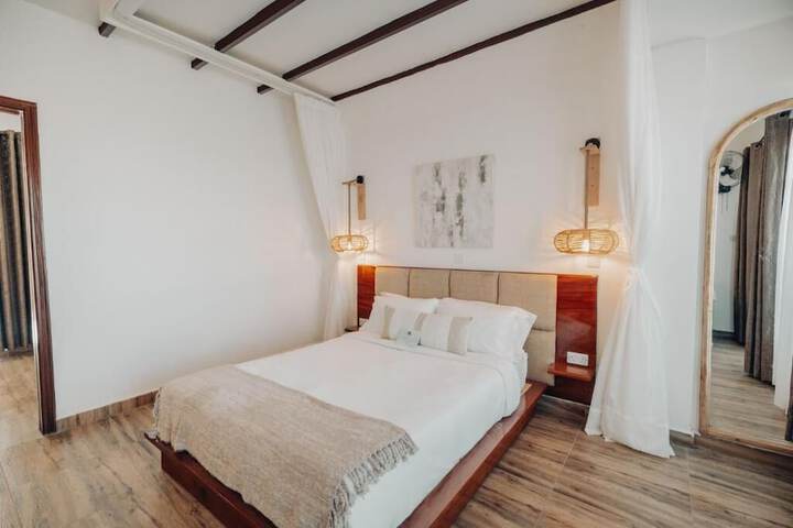 Room 4 of 32