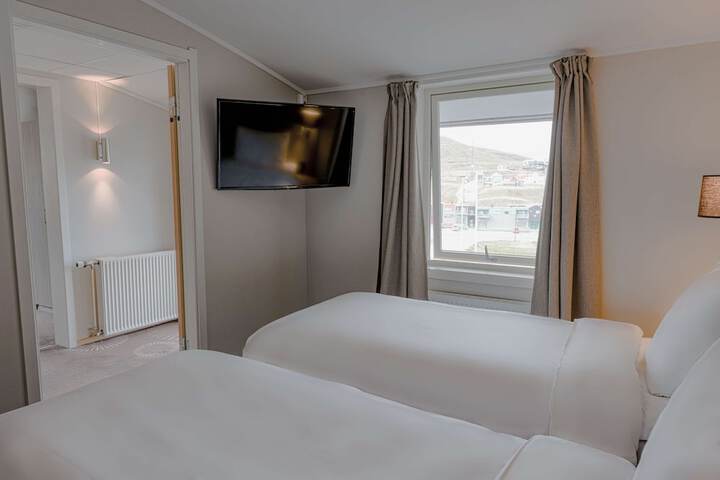Room 10 of 118