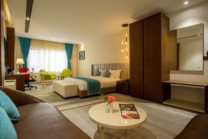 Room 8 of 28