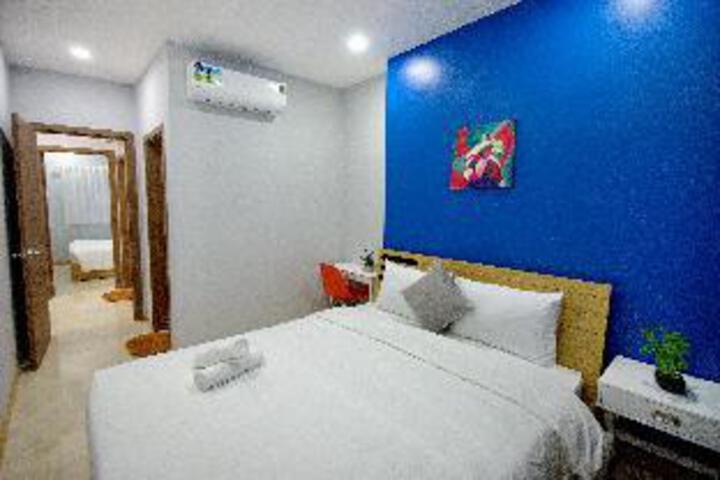 Room 4 of 5