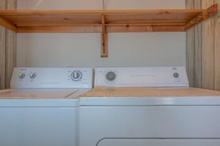 Laundry 22 of 44