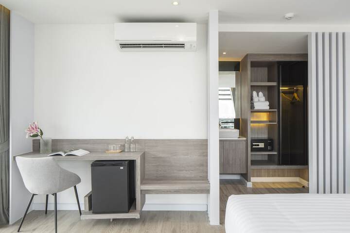 Room 29 of 42