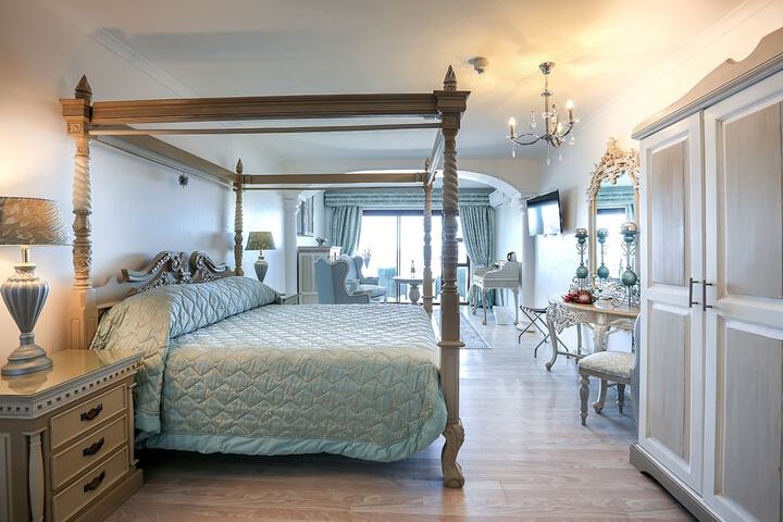 Room 34 of 148