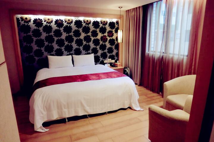 Room 25 of 67