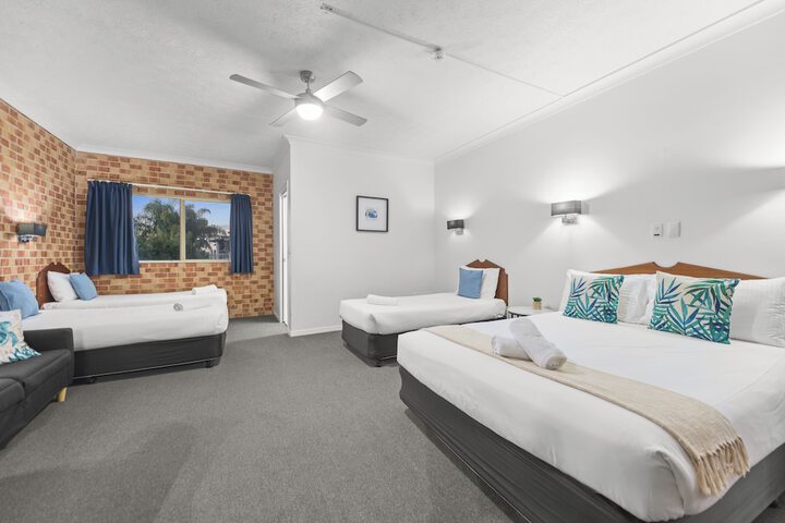 Room 12 of 23
