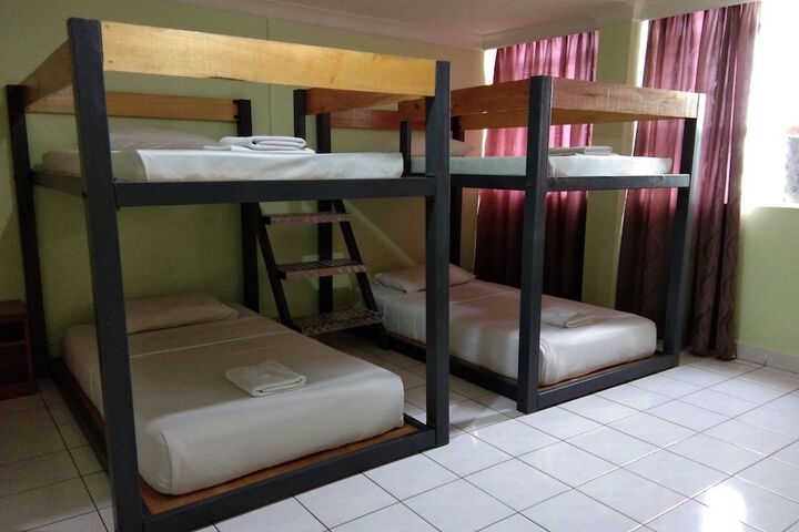 Room 12 of 25