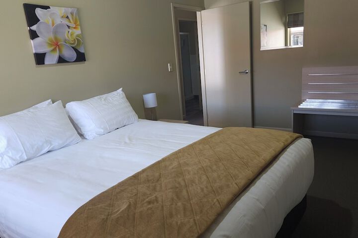 Room 22 of 80