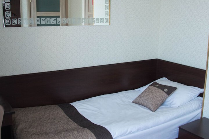 Room 4 of 52
