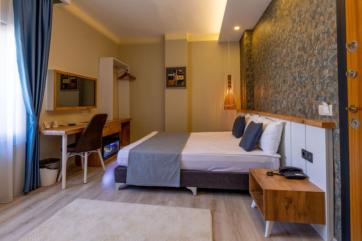Room 11 of 21