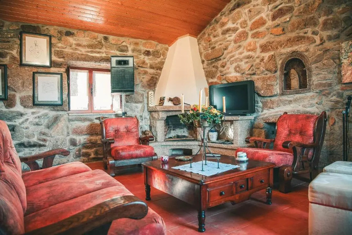 Room 3 of 18